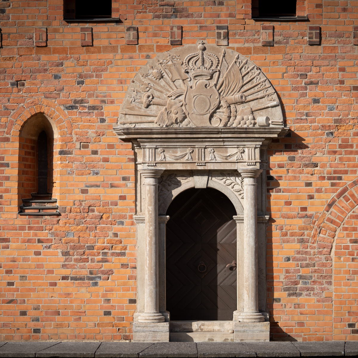 Fasad Sancta Birgitta Klostermuseums byggnad.
