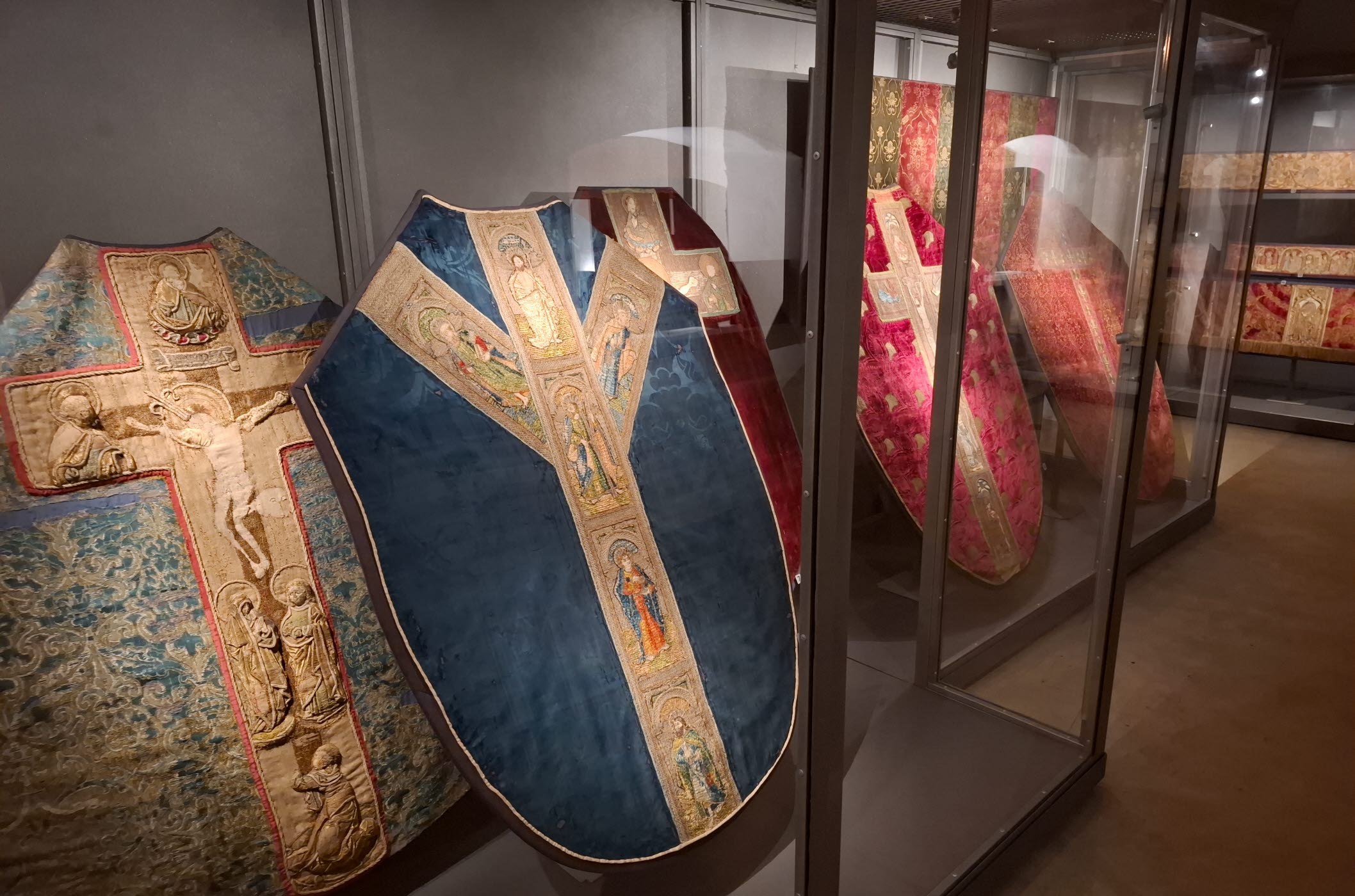 Textilier på Sancta Birgitta Klostermuseum.
